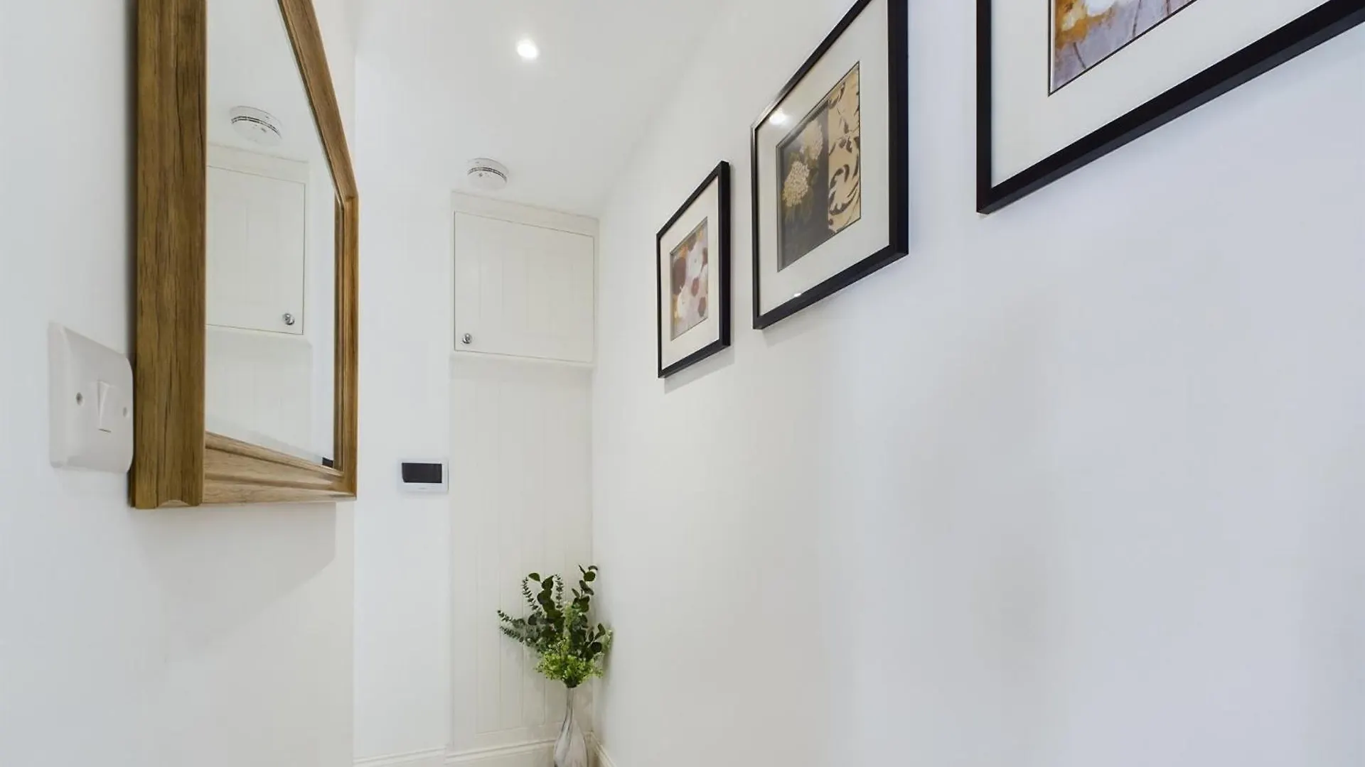 Peaceful Seafront Stay Stylish 2 Bed, Sleeps 6 Brighton Apartment