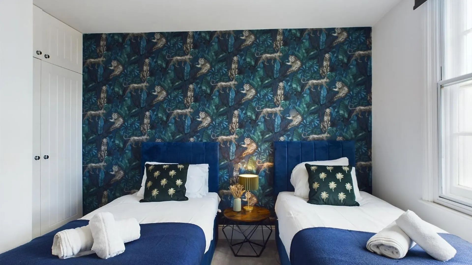 Apartment Peaceful Seafront Stay Stylish 2 Bed, Sleeps 6 Brighton
