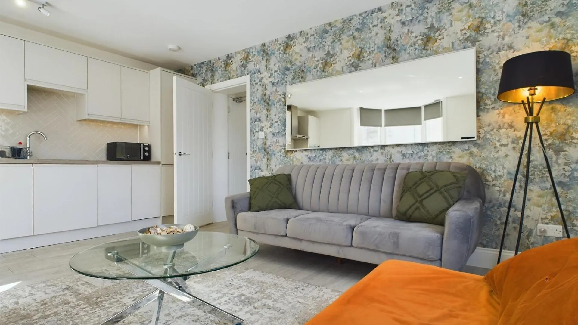 Apartment Peaceful Seafront Stay Stylish 2 Bed, Sleeps 6 Brighton