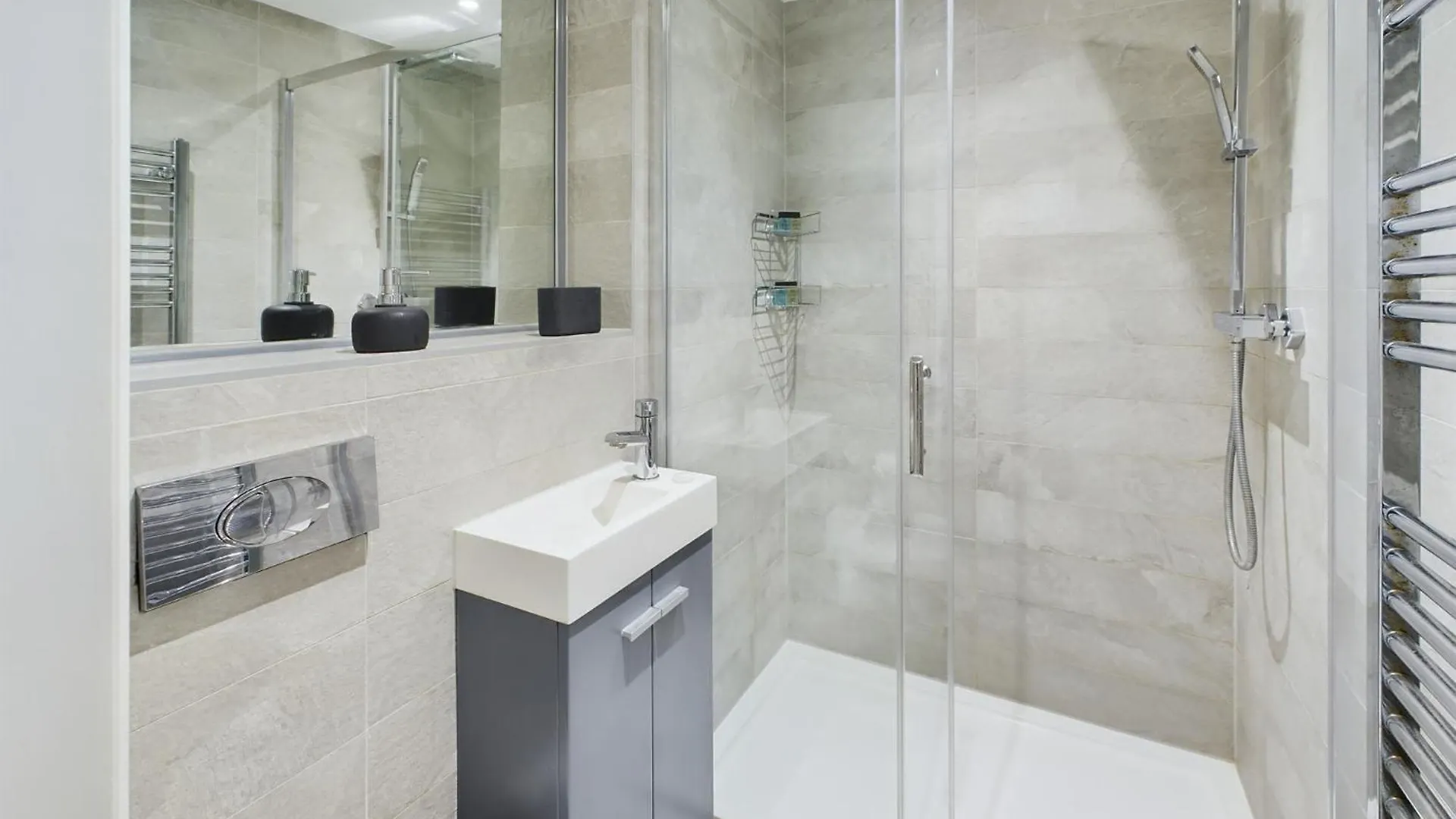 Peaceful Seafront Stay Stylish 2 Bed, Sleeps 6 Brighton United Kingdom
