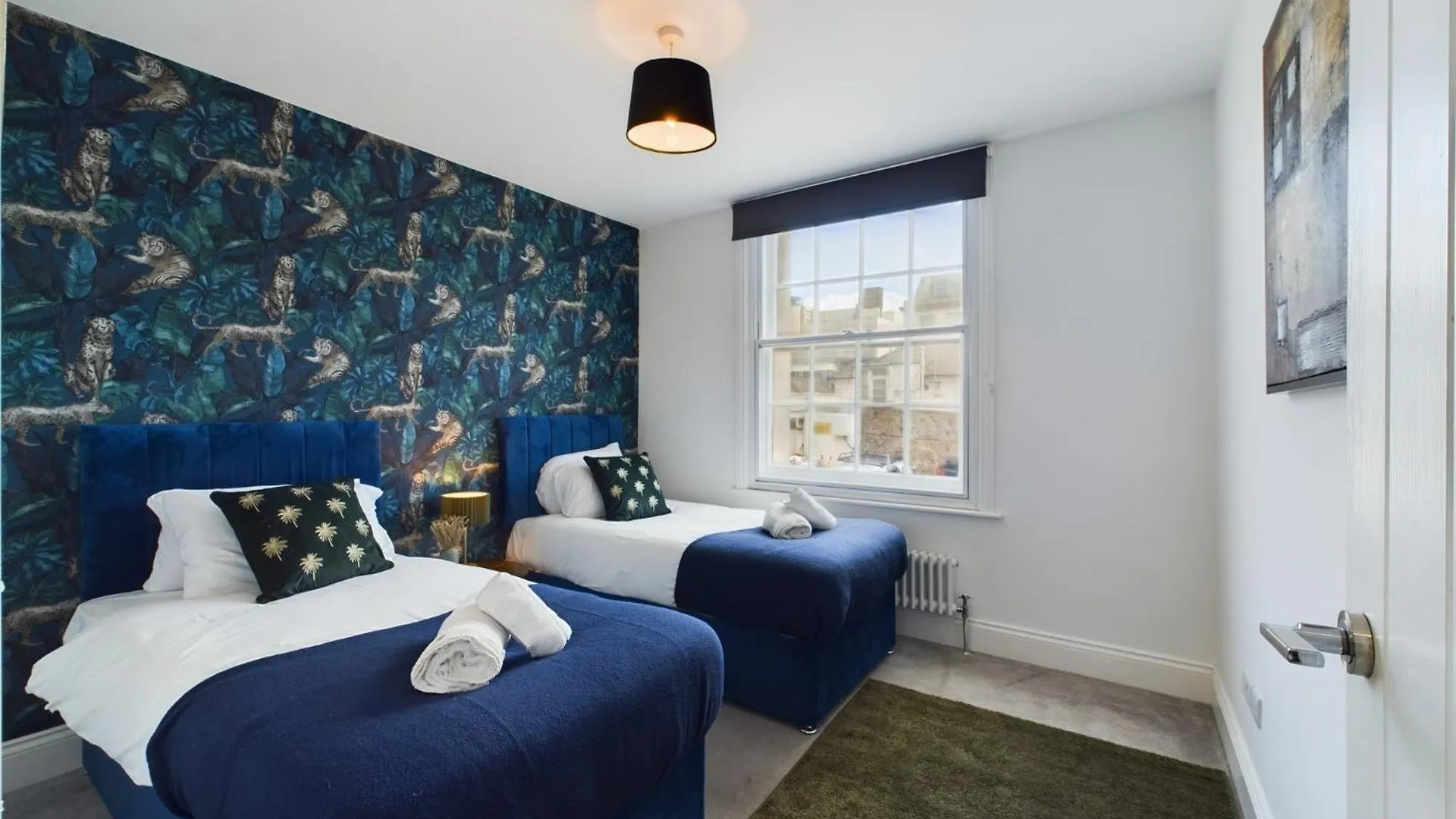 Apartment Peaceful Seafront Stay Stylish 2 Bed, Sleeps 6 Brighton
