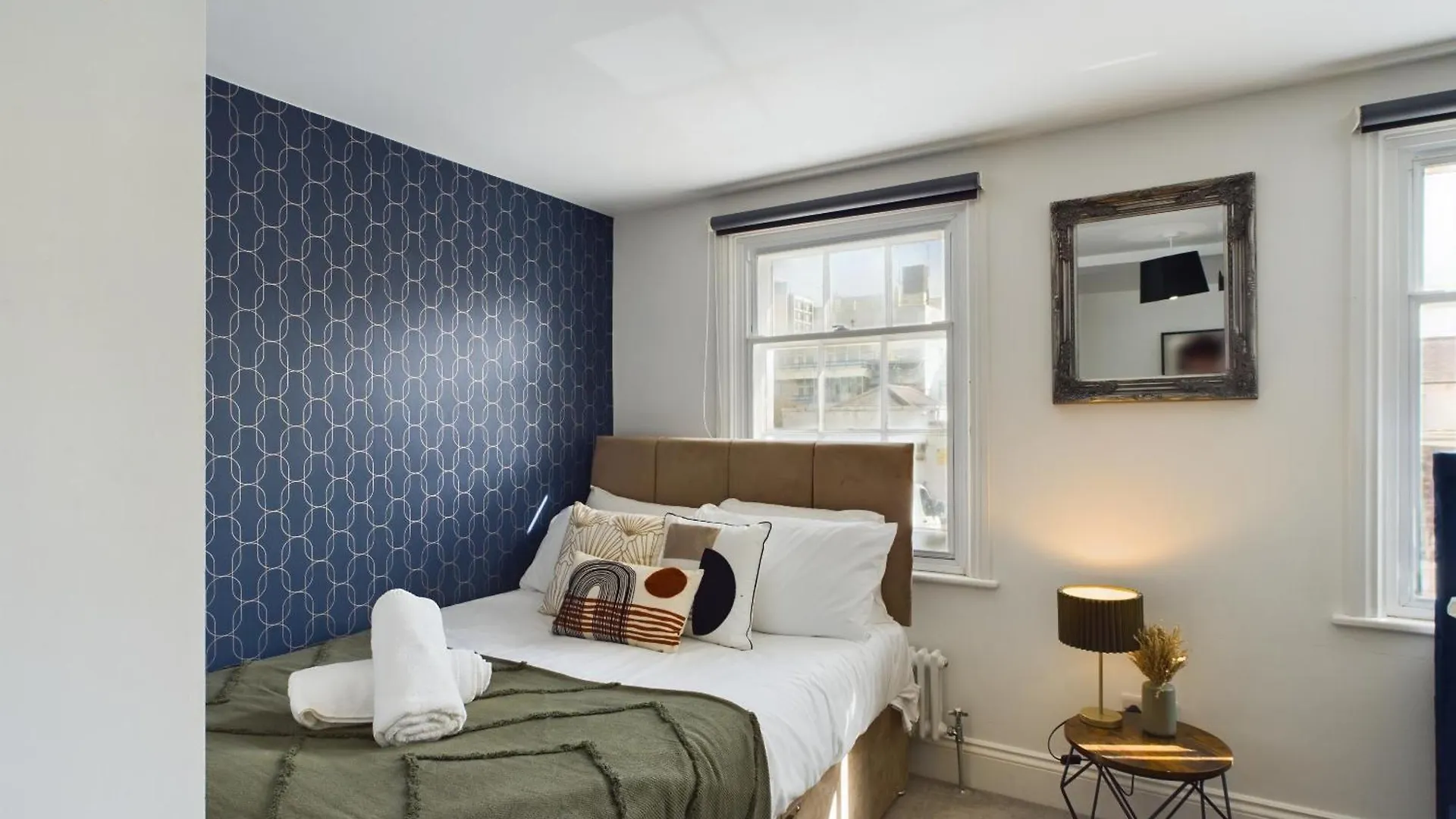 Peaceful Seafront Stay Stylish 2 Bed, Sleeps 6 Brighton