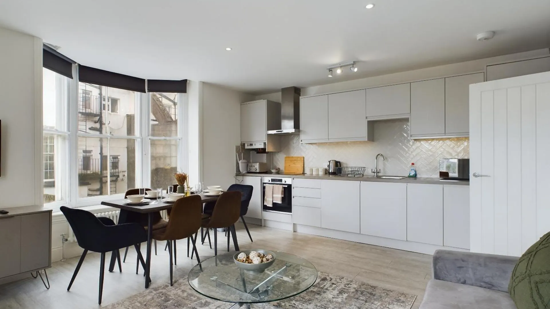 Peaceful Seafront Stay Stylish 2 Bed, Sleeps 6 Brighton